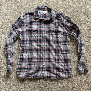Women’s flannel shirt